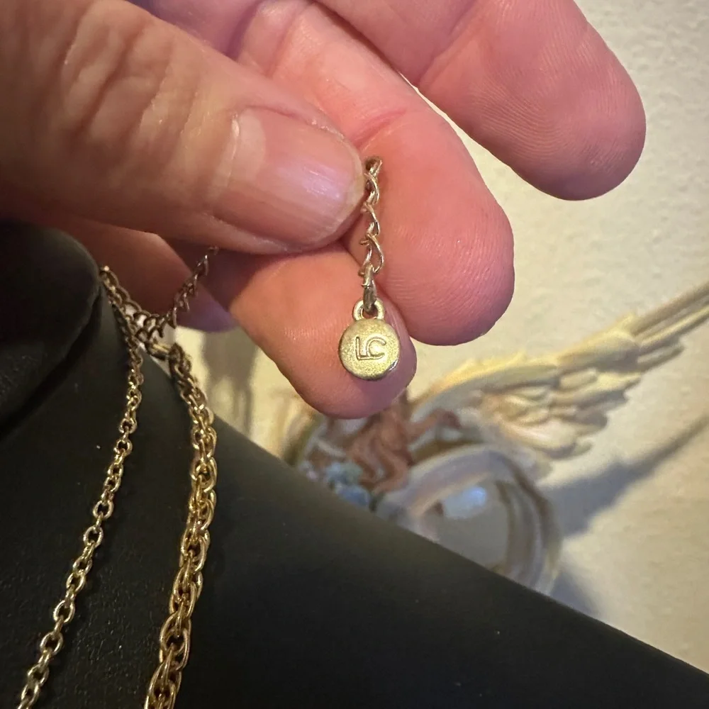 Floral Gold and Cream Necklace - Picture 3 of 3